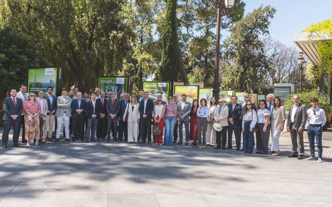 El Colegio inaugura la exposición urbana +Energía para el progreso industrial