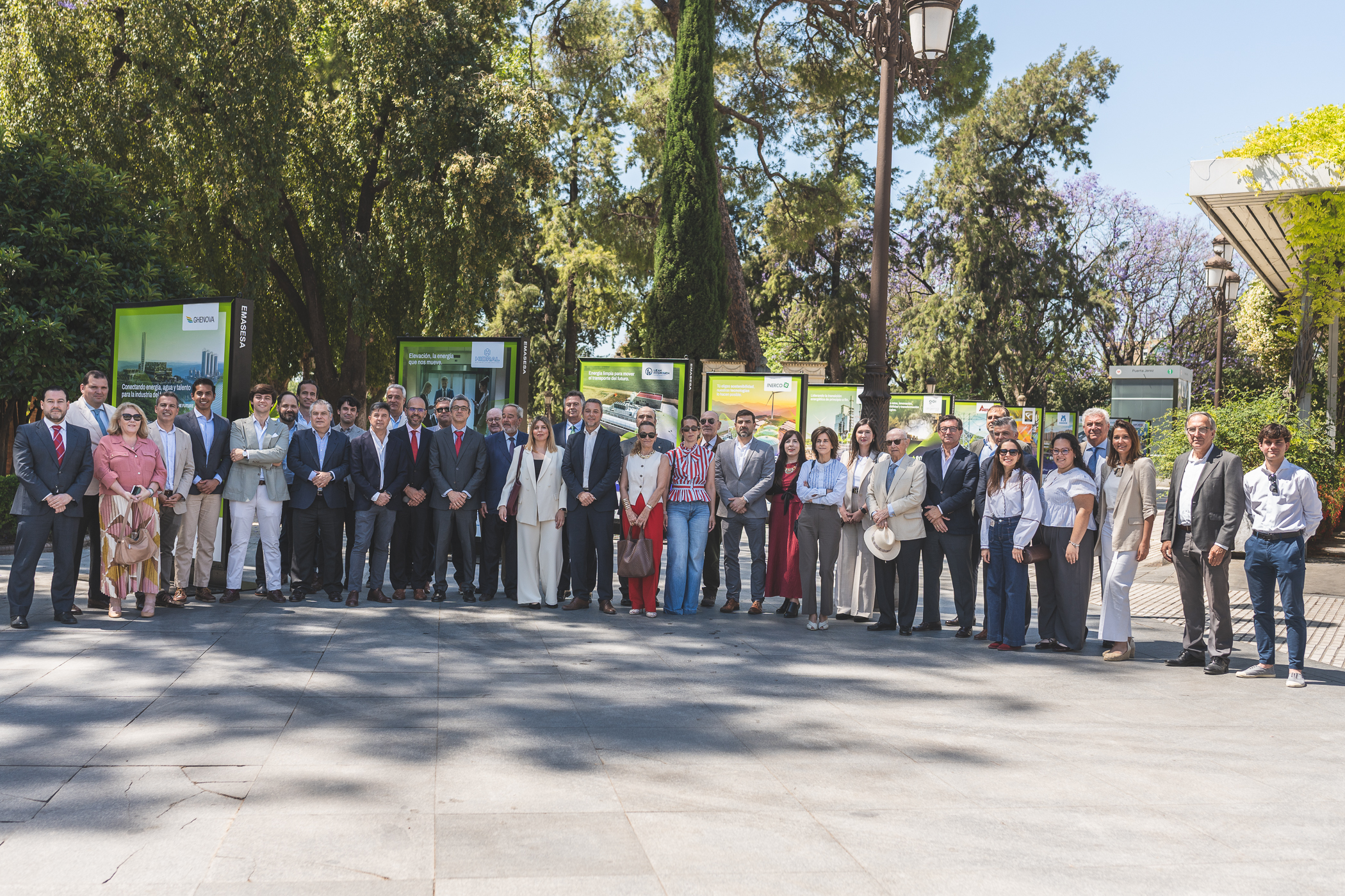 El Colegio inaugura la exposición urbana +Energía para el progreso industrial